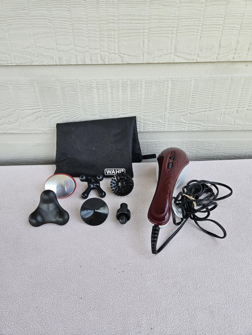 Wahl Hot Cold Therapy Massager Handheld 4295A Red Portable 6 Attachments Storage
